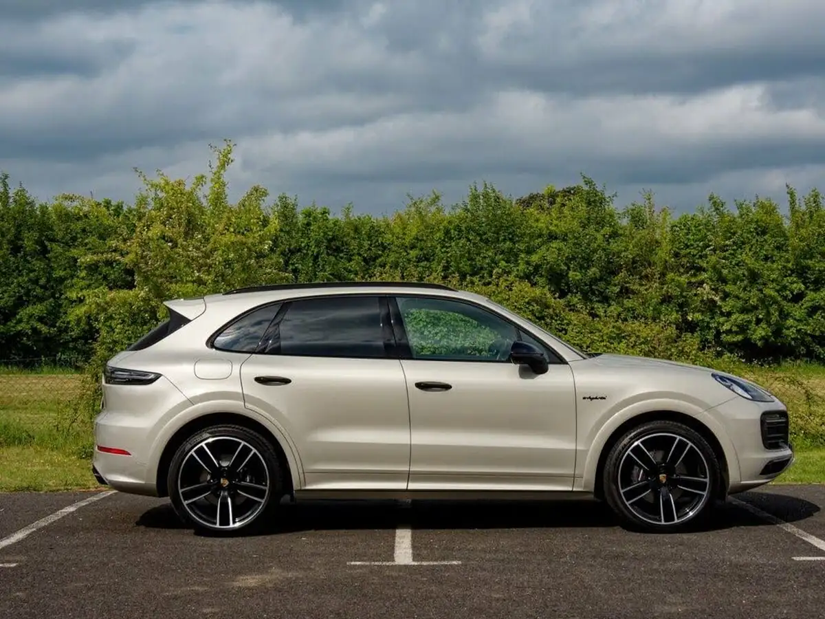 2023-porsche-cayenne-30-v6-e-hybrid-462ps-station-wagon-big-6