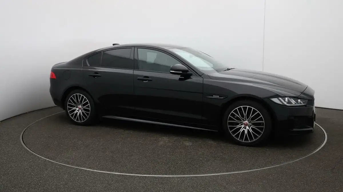 2019-jaguar-xe-20i-landmark-200ps-big-46