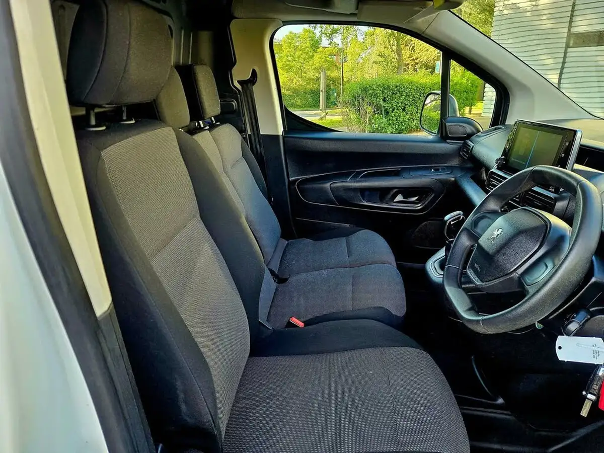 2020-peugeot-partner-15-bluehdi-1000-professional-100ps-eu6dt-panel-big-18