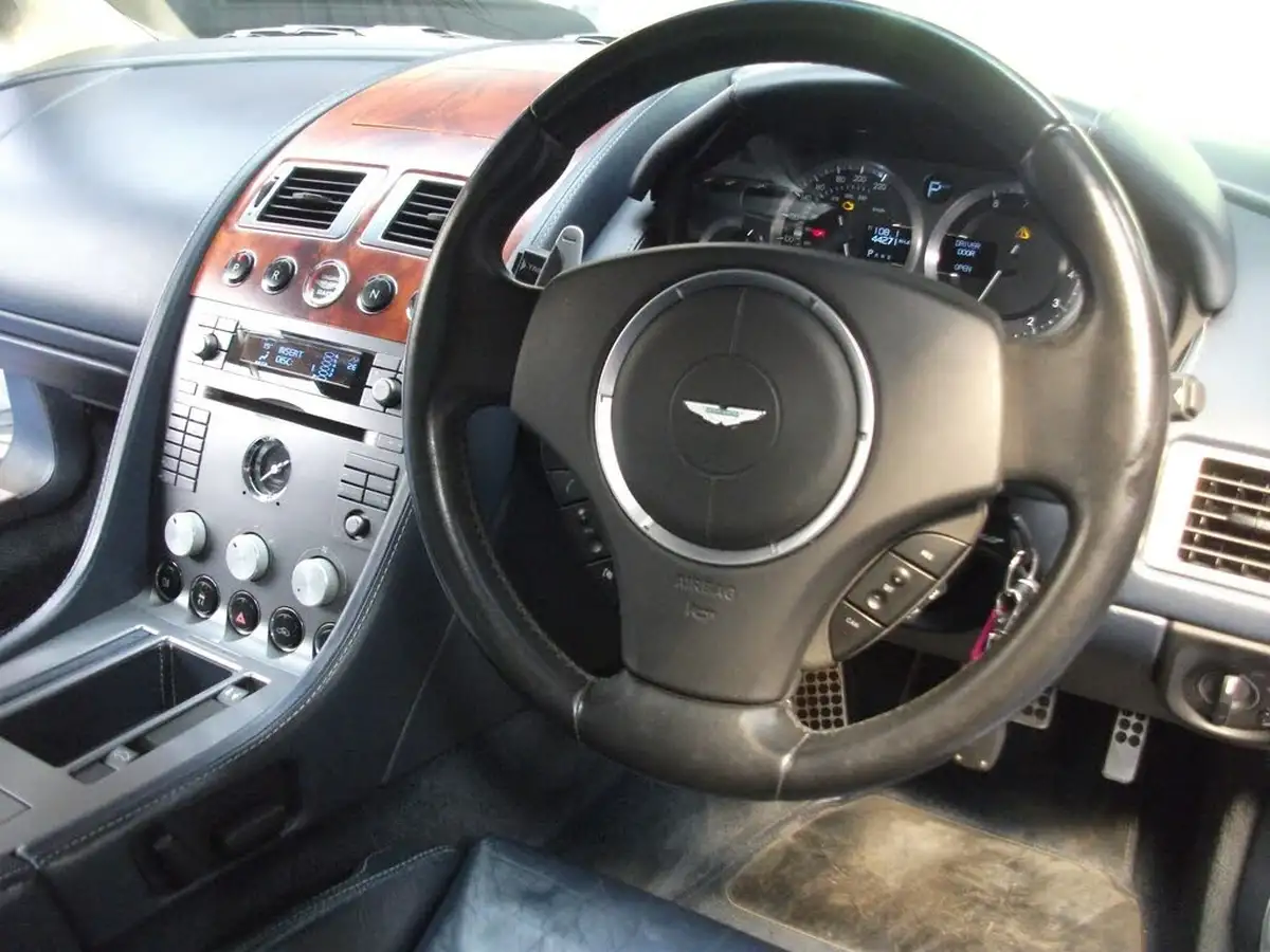 2005-aston-martin-db9-59-touchtronic-big-25