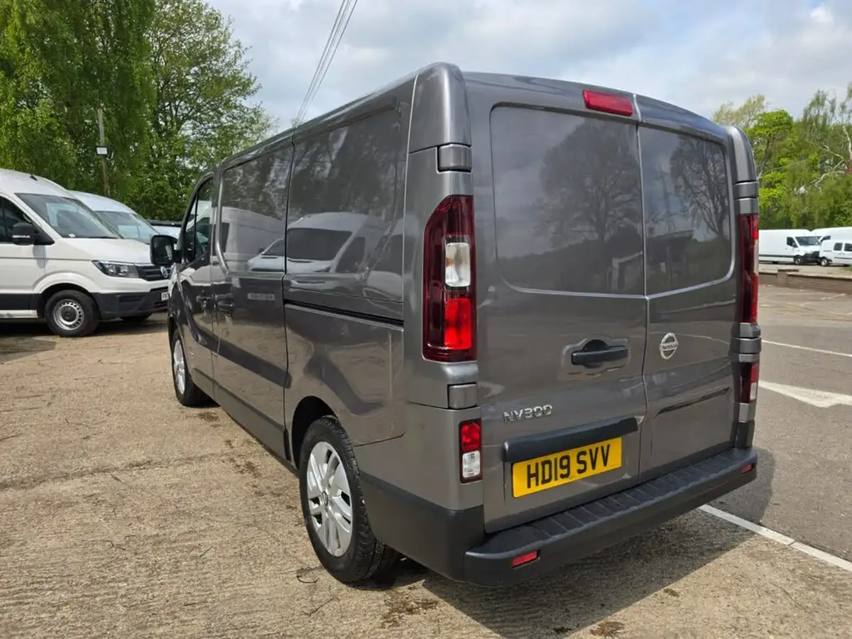 2019-nissan-nv300-16dci-tekna-l1h1-120ps-10t-panel-van-big-7