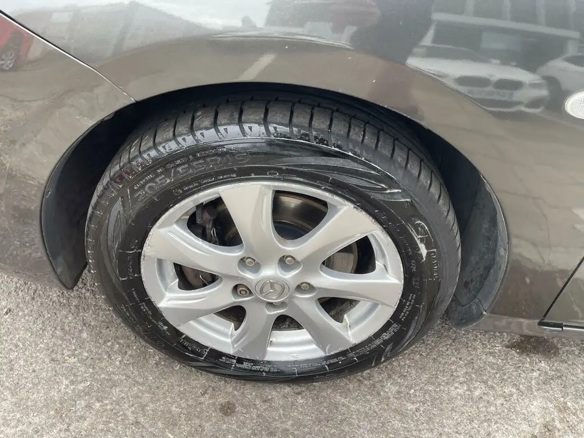 2010-mazda-mazda3-20-ts2-big-39