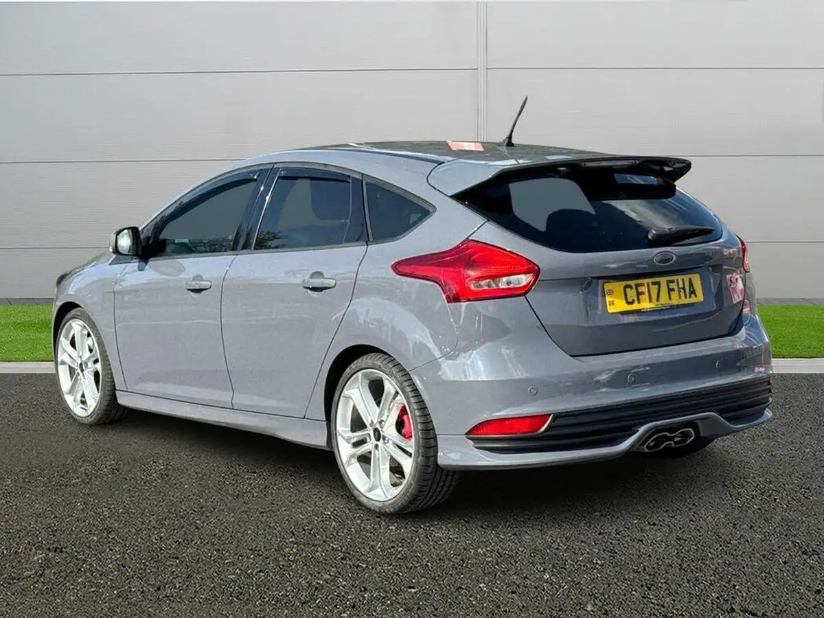 2017-ford-focus-20tdci-st3-hatchback-big-4