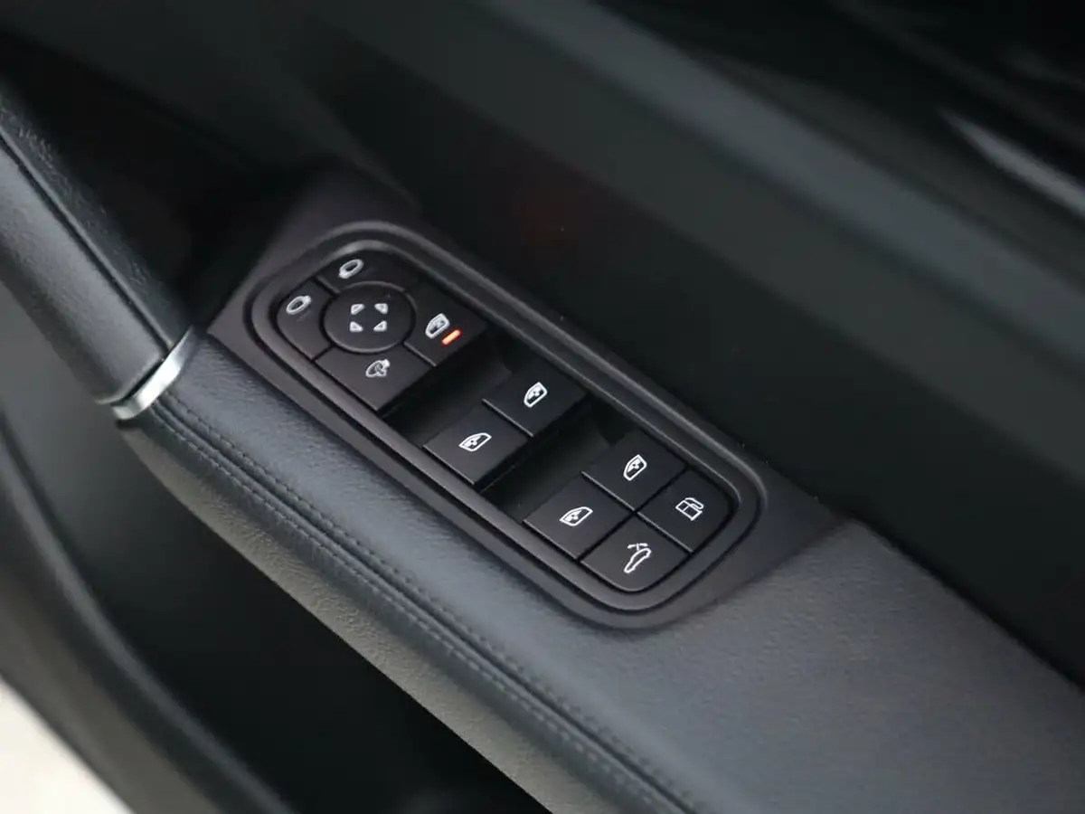 2022-porsche-cayenne-30-v6-e-hybrid-platinum-edition-462ps-station-wagon-big-39