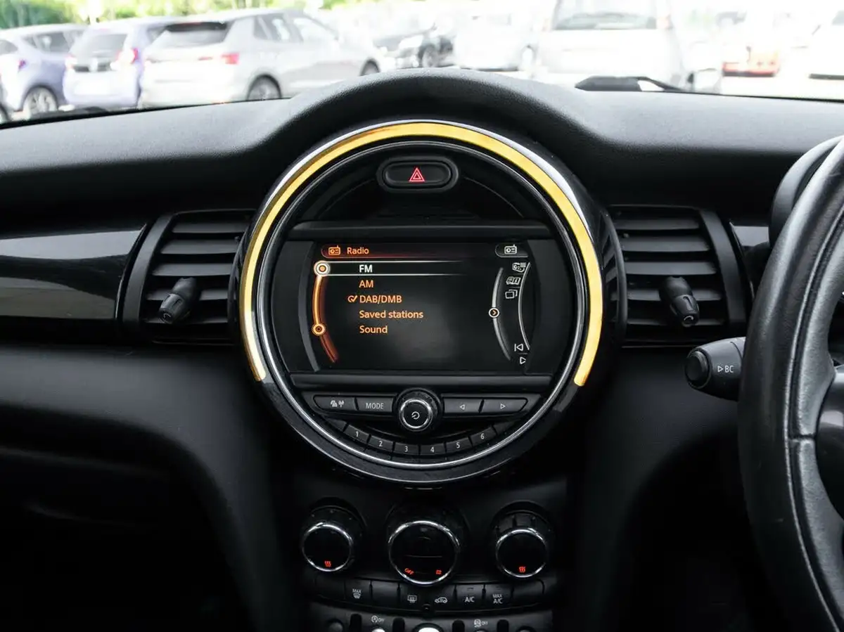 2017-mini-cooper-20-cooper-s-ss-hatchback-5d-big-22