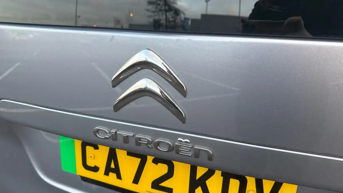 2022-citroen-spacetourer-e-business-edition-m-big-25