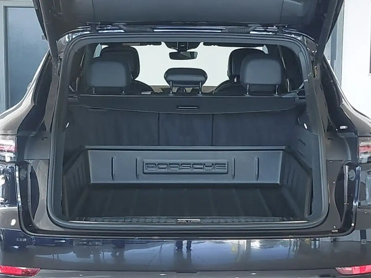 2022-porsche-cayenne-30-v6-platinum-edition-station-wagon-big-12