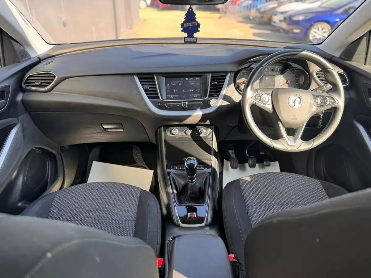 2019-vauxhall-grandland-x-12-se-ss-big-14
