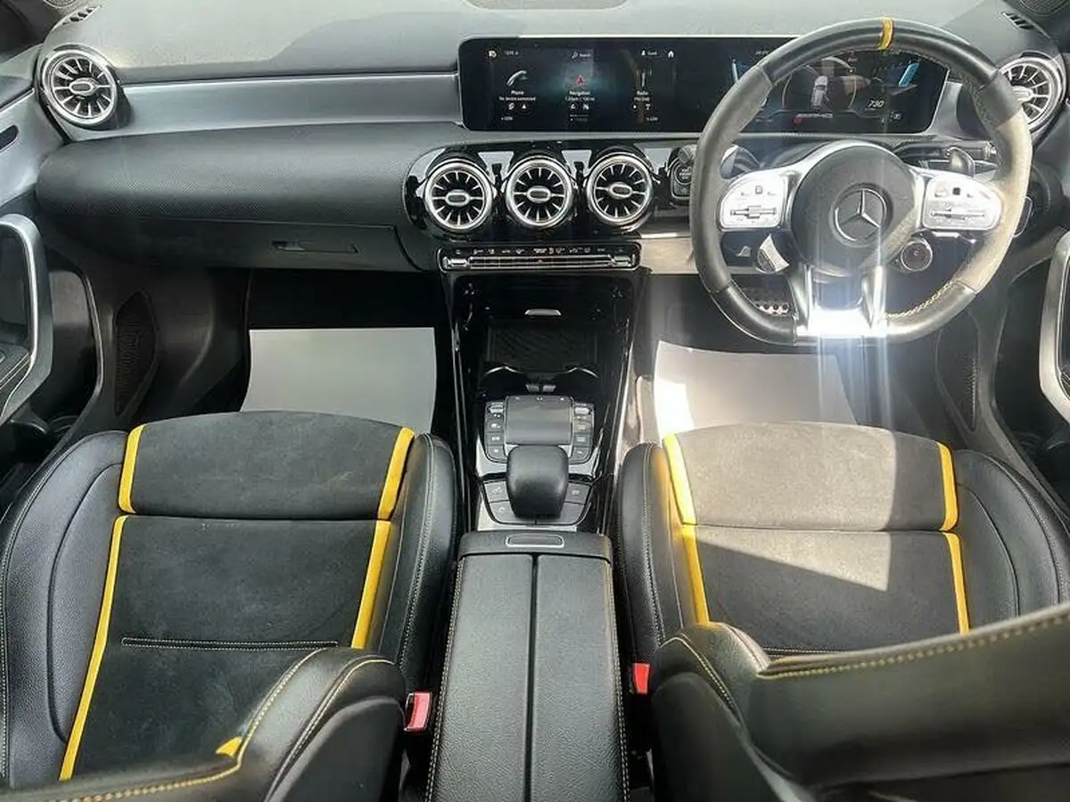 2020-mercedes-benz-a-class-20-a45-s-amg-big-10