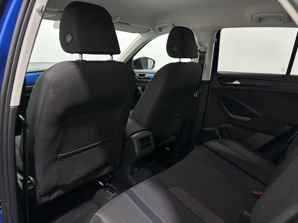 2020-volkswagen-t-roc-10-tsi-design-115ps-hatchback-5d-big-34