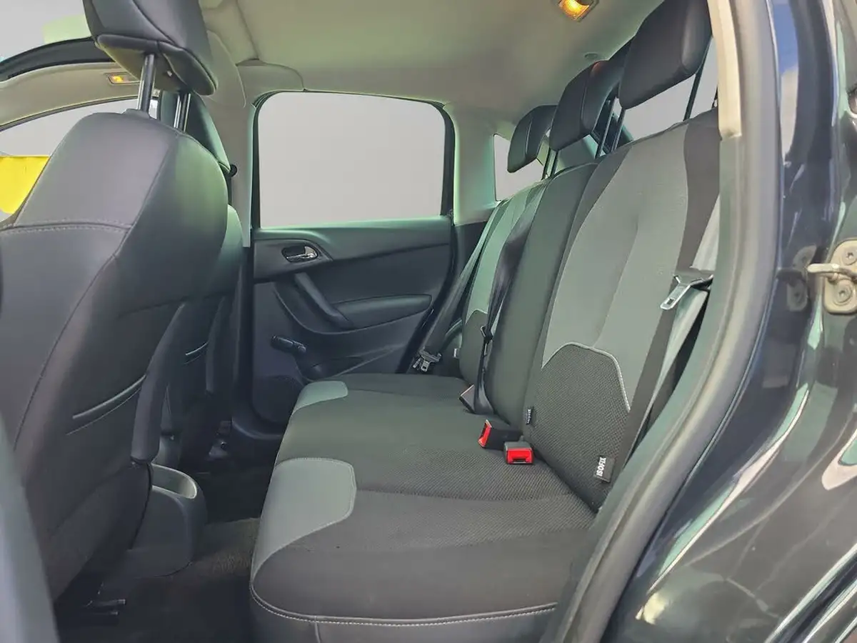 2011-citroen-c3-14-connexion-big-29