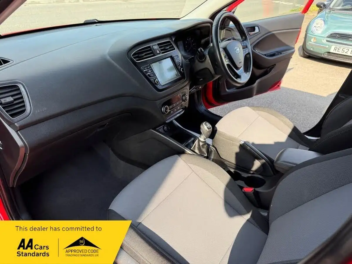 2019-hyundai-i20-10-t-gdi-premium-nav-isg-hatchback-5d-big-14