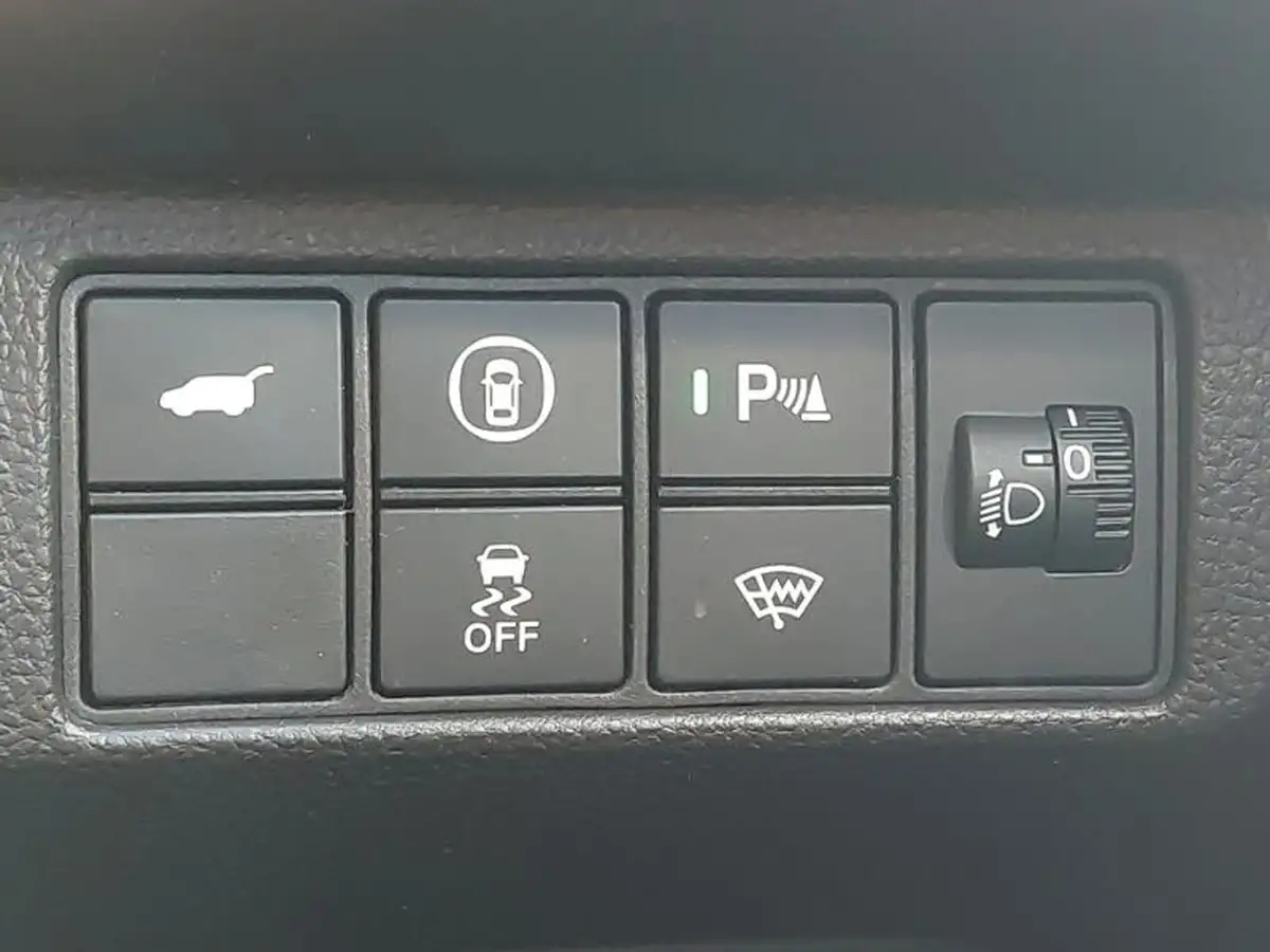 2022-honda-hr-v-15-i-mmd-advance-big-17