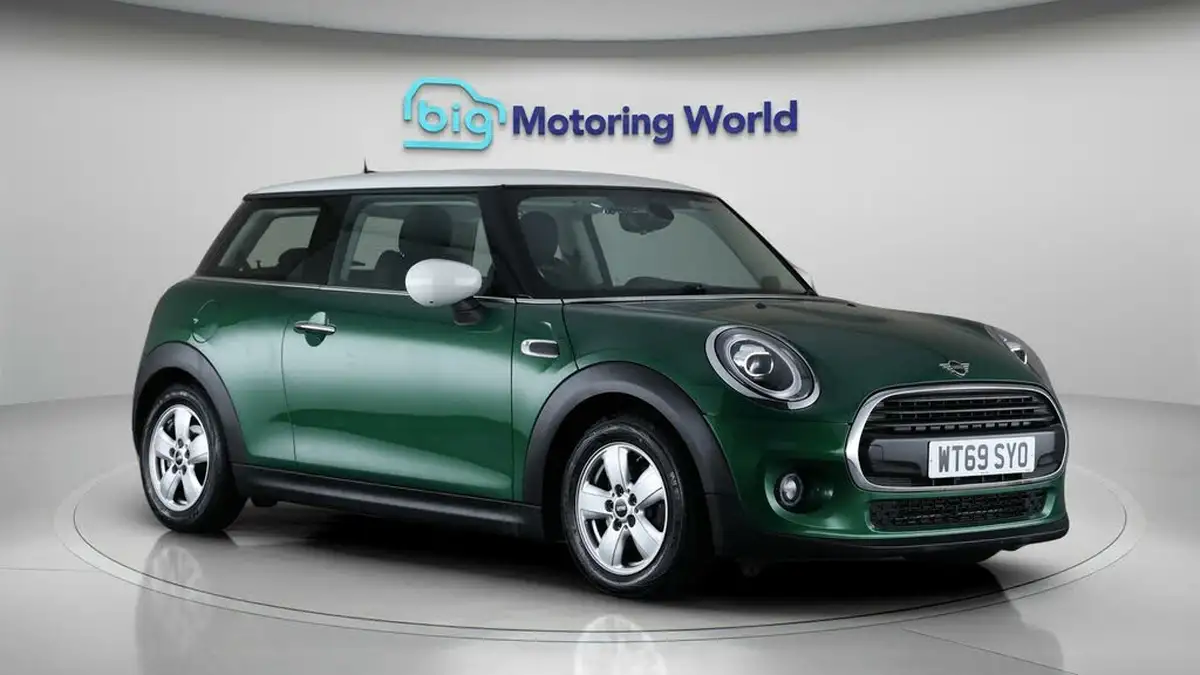2019-mini-cooper-15-cooper-classic-hatchback-3d-big-1