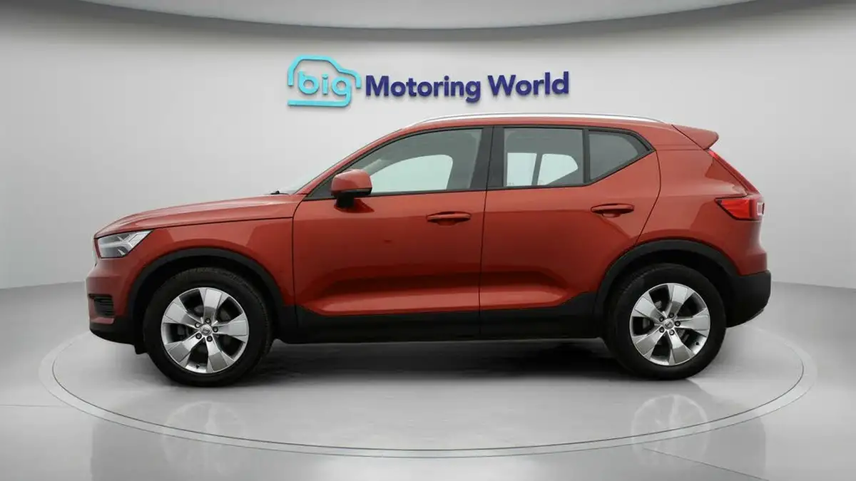 2020-volvo-xc40-20td-d3-momentum-geartronic-big-3