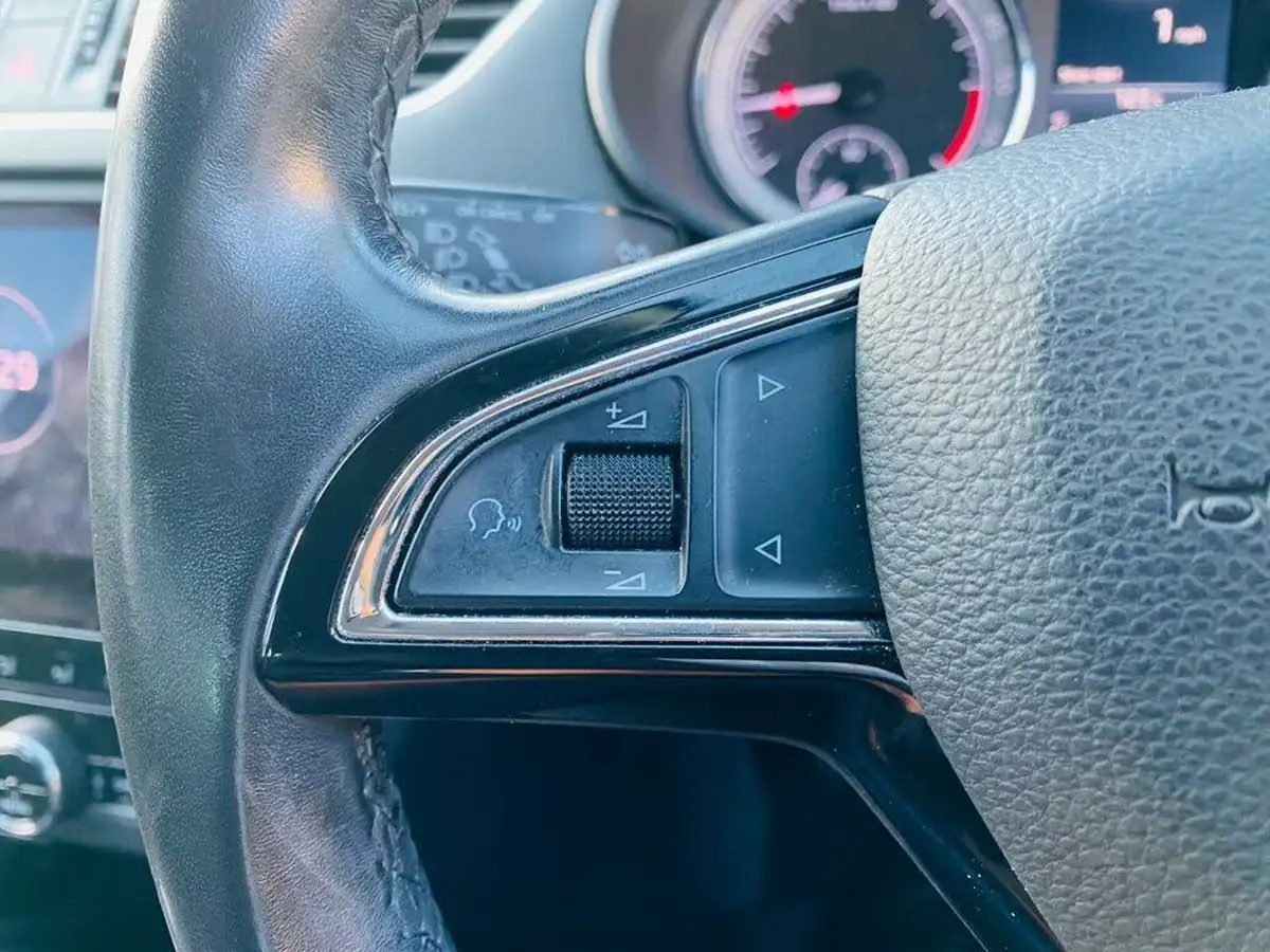 2018-skoda-octavia-16tdi-se-l-scr-estate-big-16