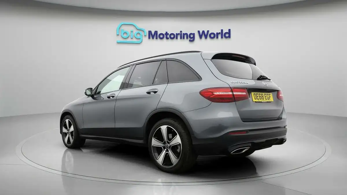 2018-mercedes-benz-glc-class-21d-glc220d-urban-edition-big-5