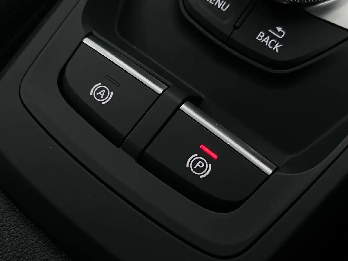 2021-audi-q2-10-30-tfsi-sport-big-38