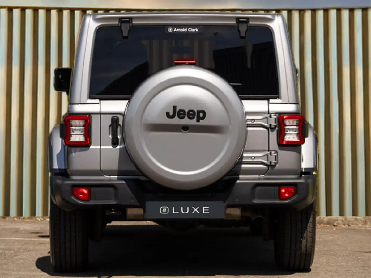 2021-jeep-wrangler-20-gme-overland-5d-big-11