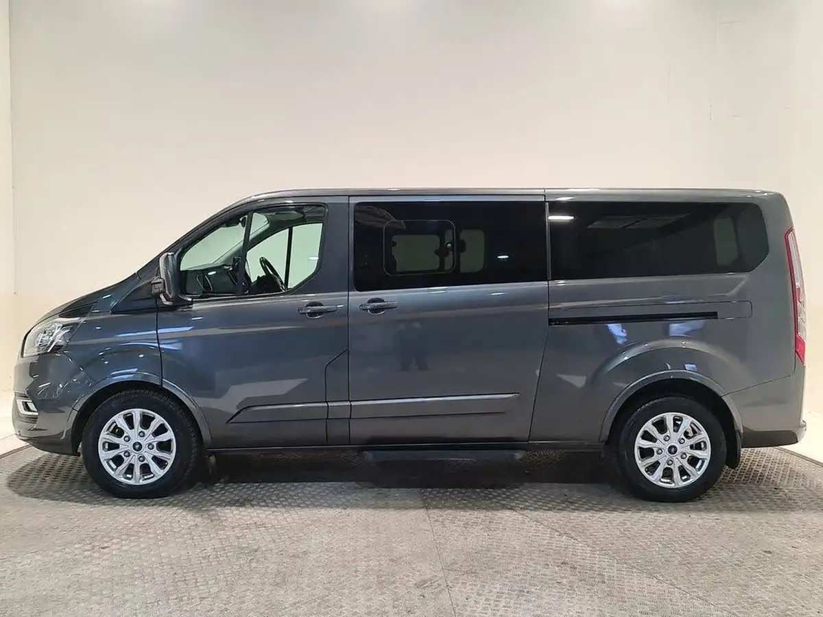 2018-ford-tourneo-custom-20tdci-310-l2-titanium-130ps-big-27