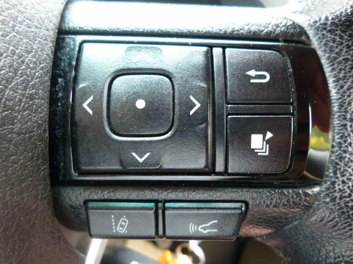 2021-toyota-hi-lux-24d-4d-icon-150hpeu6dt-e-auto-big-60