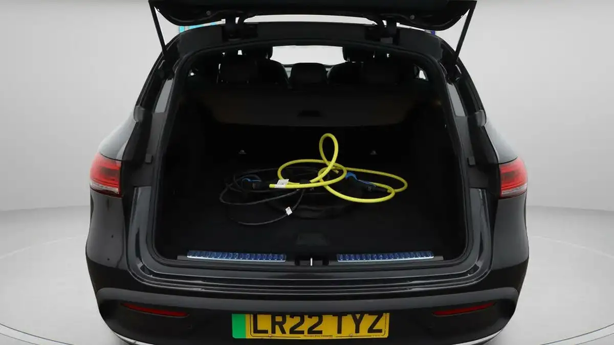 2022-mercedes-benz-eqc-e-eqc-400-amg-line-premium-big-17