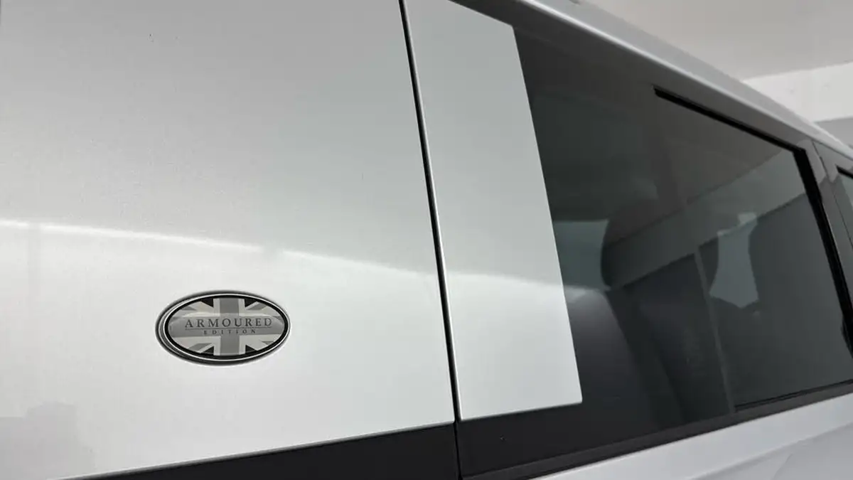 2020-land-rover-110-defender-20-d240-s-110-big-26