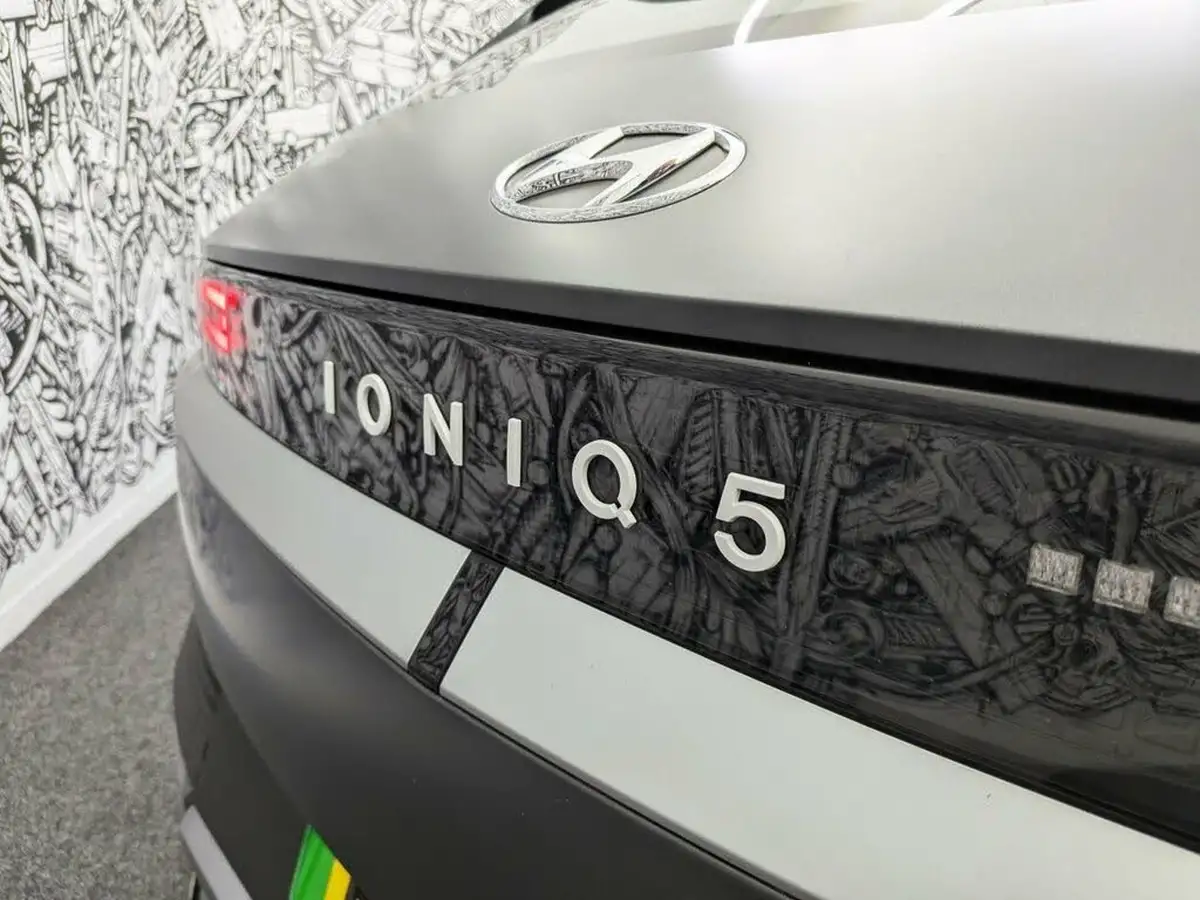 2022-hyundai-ioniq-5-e-se-connect-big-14