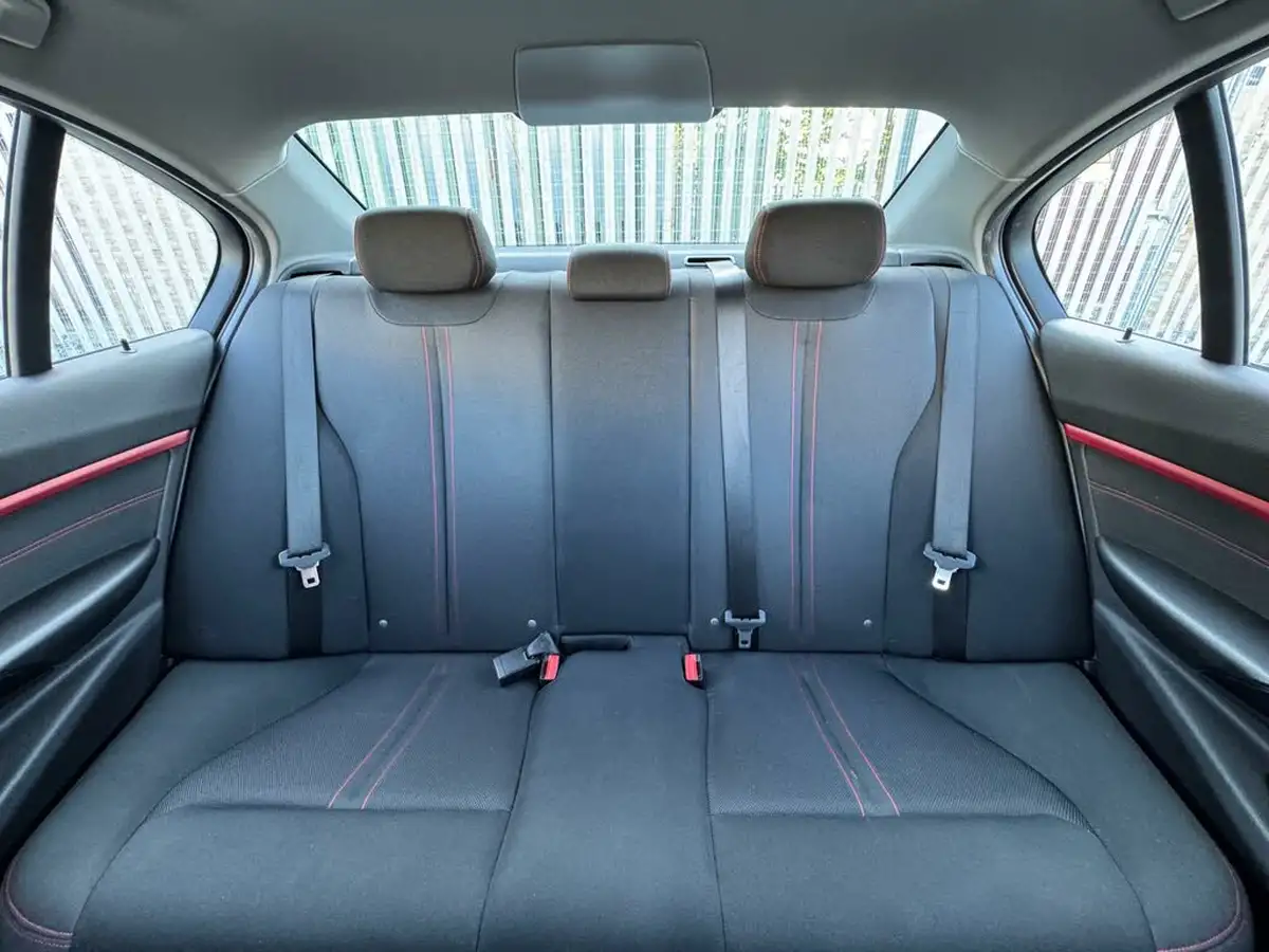 2016-bmw-3-series-20-320i-sport-saloon-4d-auto-big-35