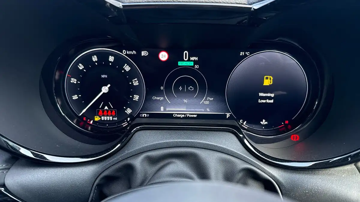 2024-alfa-romeo-tonale-15-tributo-italiano-big-12