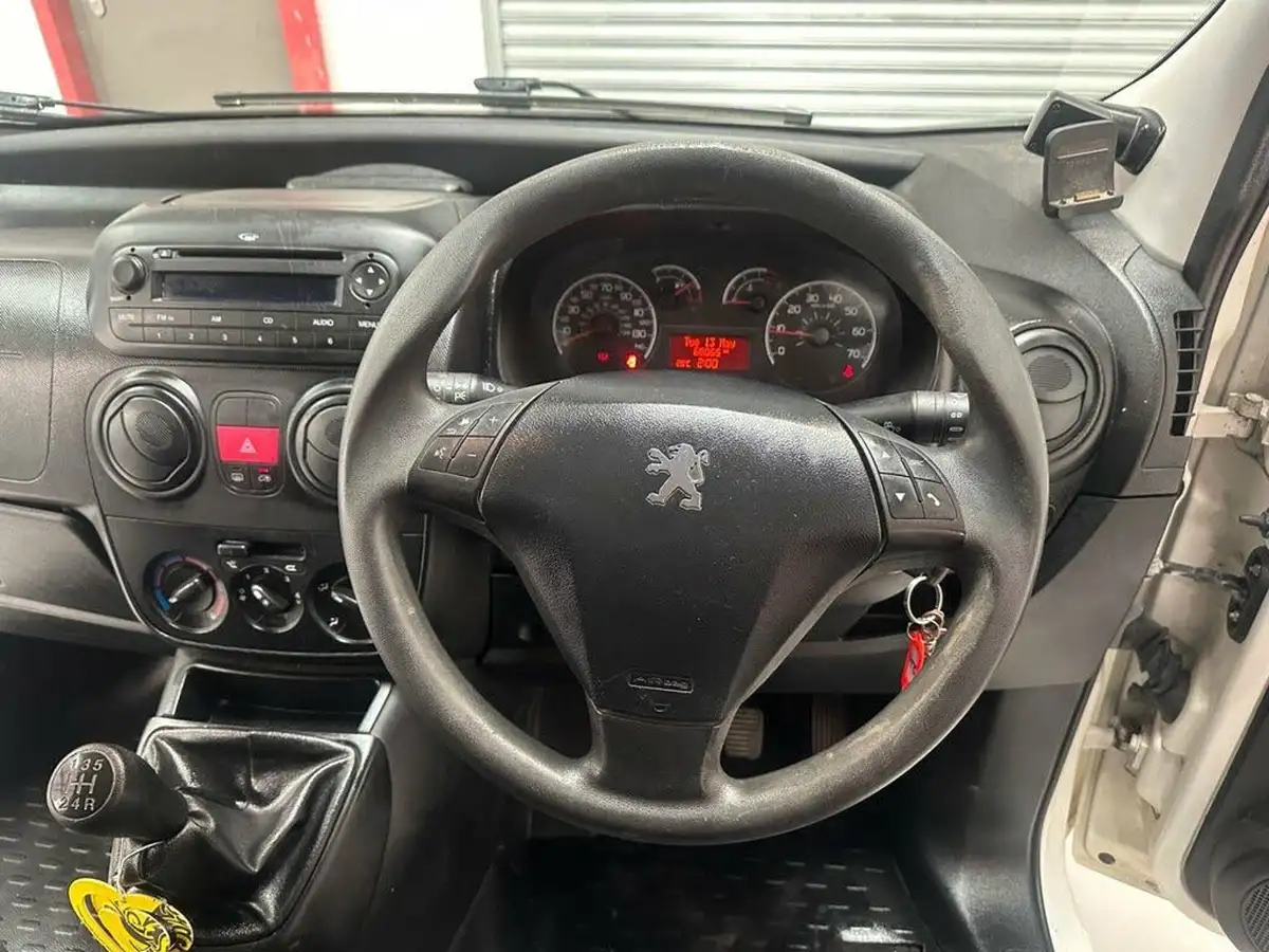 2015-peugeot-bipper-13td-professional-75-panel-big-10