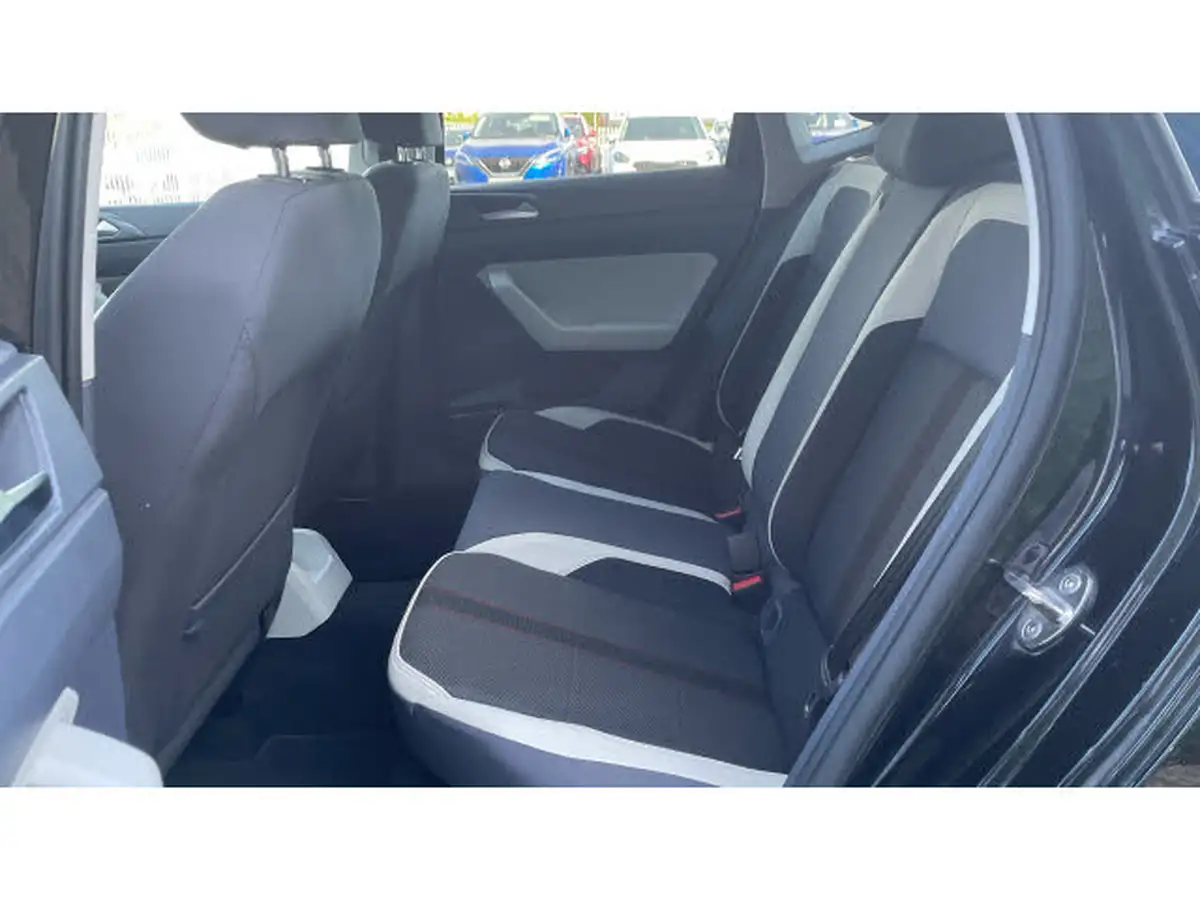 2021-volkswagen-polo-10-beats-big-15