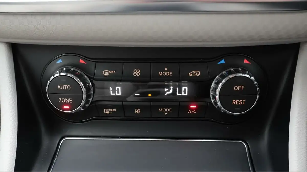 2018-mercedes-benz-a-class-15d-a180d-sport-109ps-executivess-hatchback-5d-7g-dct-big-12