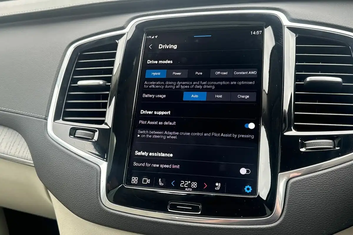 2024-volvo-xc90-20-t8-ultimate-dark-big-23