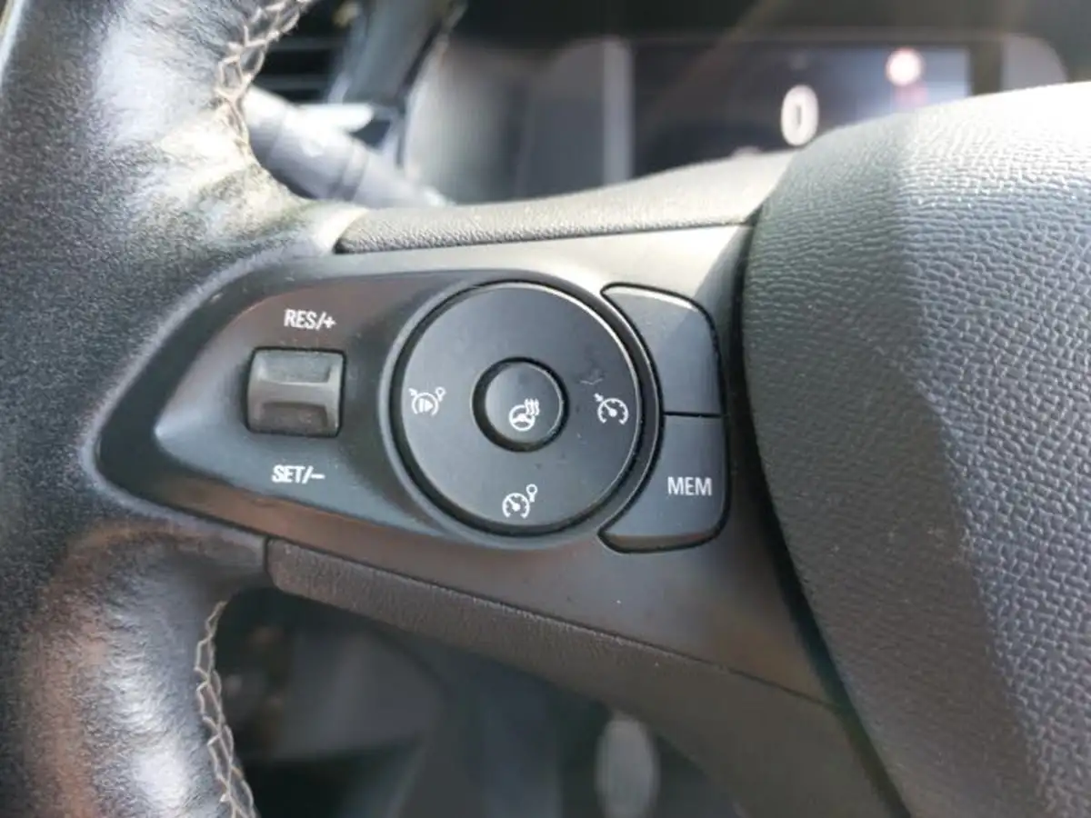 2021-vauxhall-corsa-12i-elite-nav-big-11