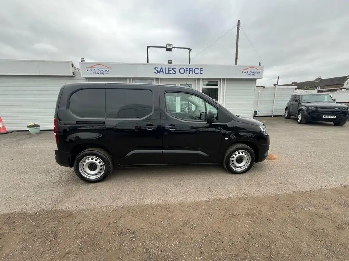2022-toyota-proace-city-15d-active-big-8