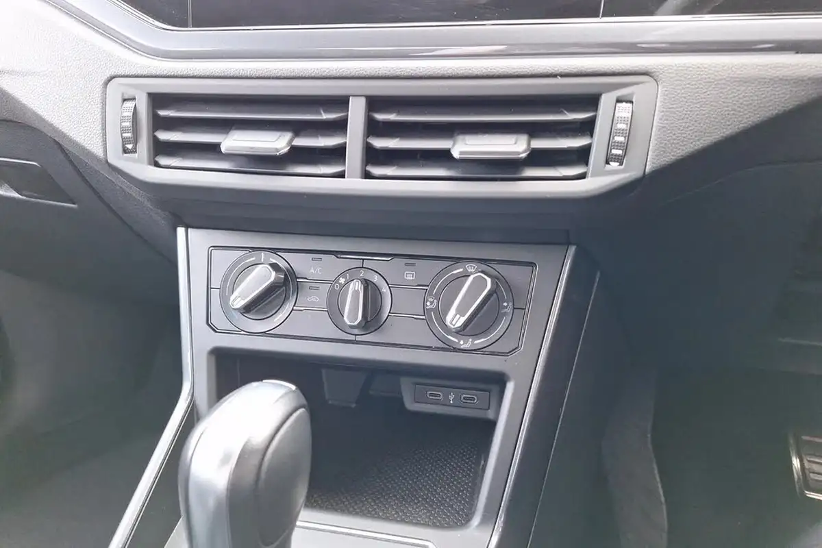 2021-volkswagen-polo-10-tsi-r-line-110ps-dsg-big-37