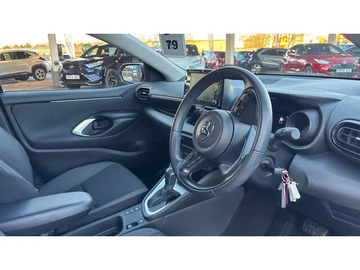 2022-toyota-yaris-15-vvt-i-design-big-10