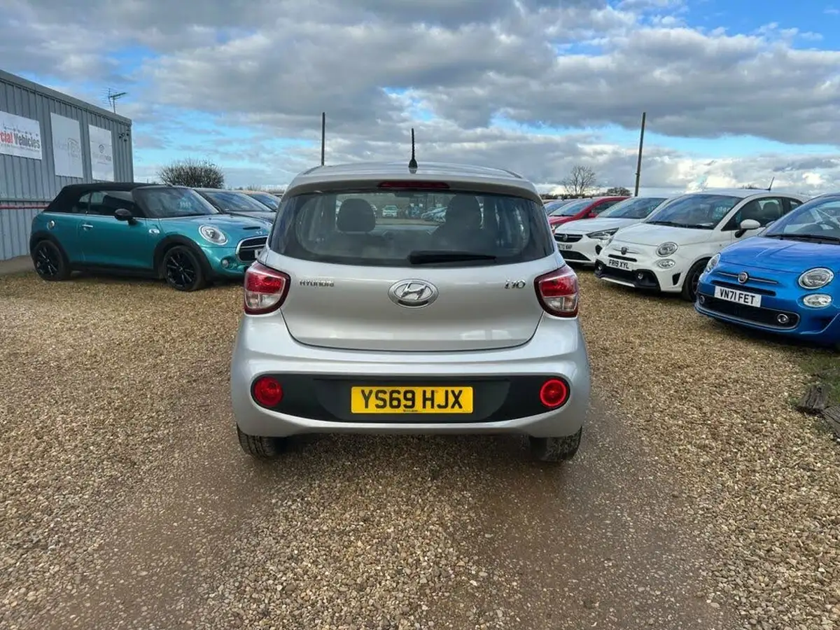 2019-hyundai-i10-10-s-big-7