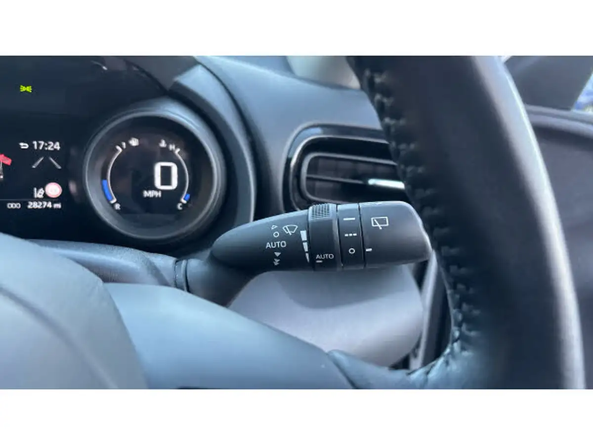 2022-toyota-yaris-15-vvt-i-design-big-34