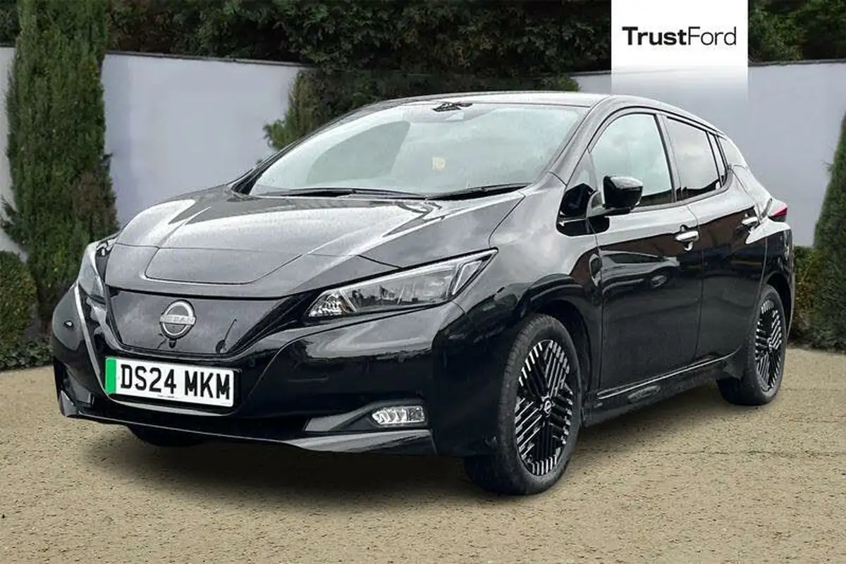 2024-nissan-leaf-e-tekna-39kwh-big-4