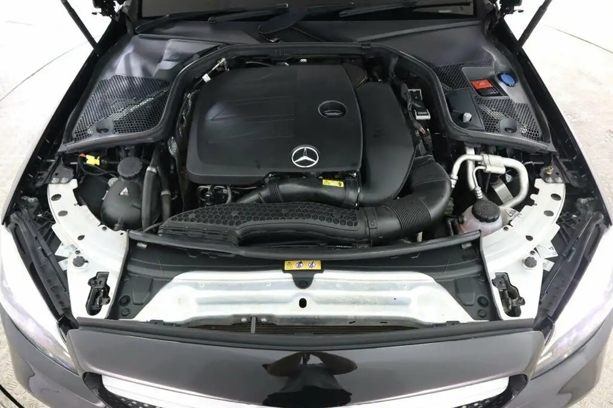 2018-mercedes-benz-c-class-15-c200-amg-line-ss-coupe-2d-big-27