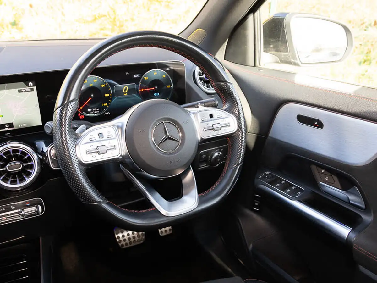 2021-mercedes-benz-eqa-e-eqa-250-amg-line-big-11