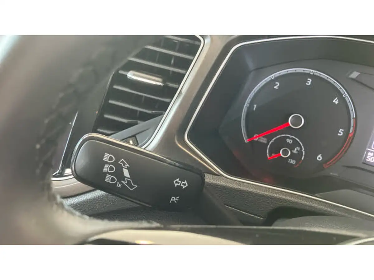 2019-volkswagen-t-roc-16tdi-se-big-47