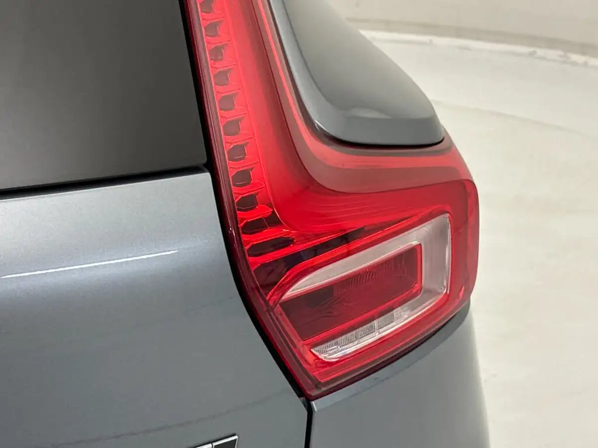 2018-volvo-xc40-20td-d4-first-edition-big-33