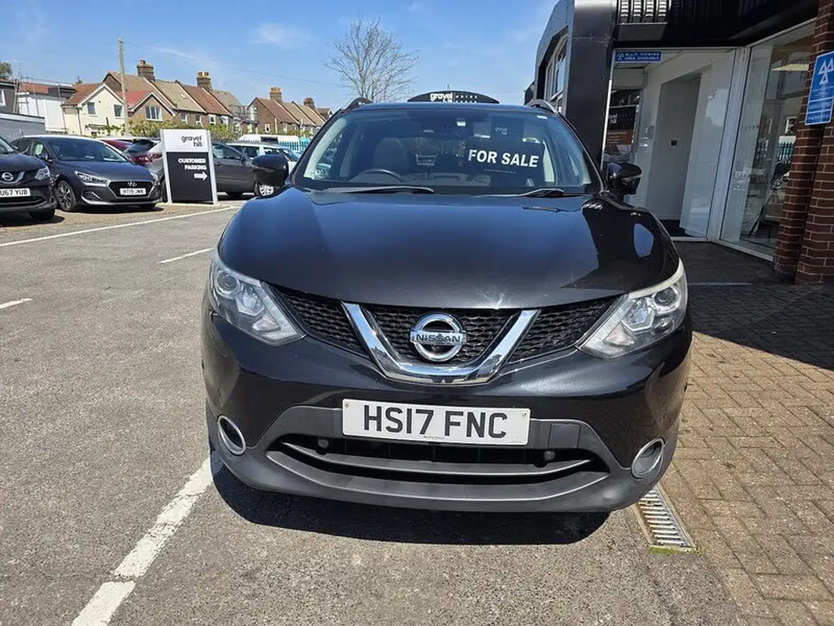 2017-nissan-qashqai-12-dig-t-tekna-big-1