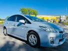 2010-toyota-prius-small-0
