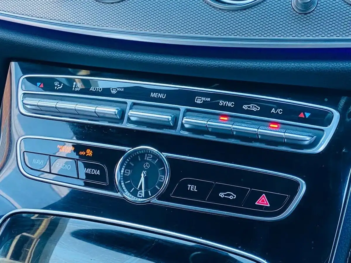 2016-mercedes-benz-e-class-20d-e220d-amg-line-ss-saloon-4d-big-35