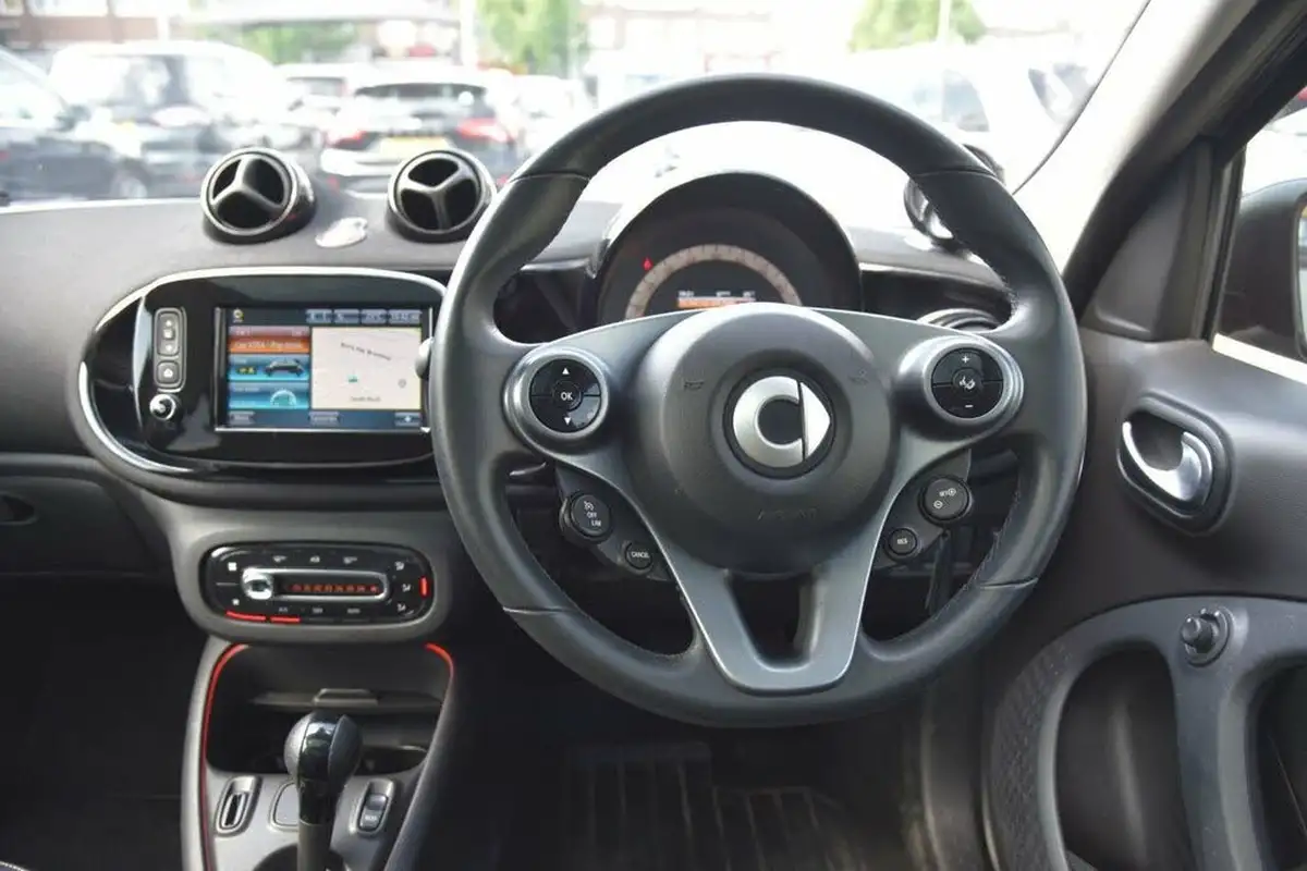 2020-smart-forfour-eq-prime-exclusive-big-27