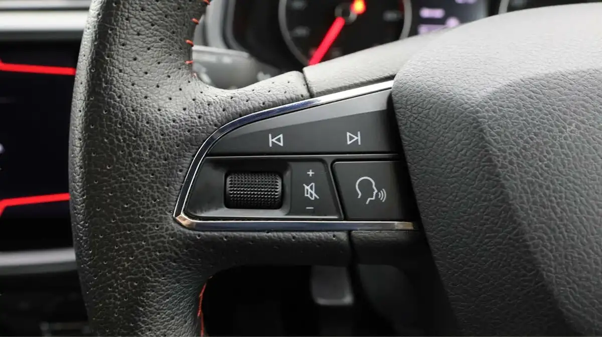 2020-seat-ibiza-10-tsi-fr-95ps-big-21
